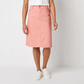 السراويل القصيرة والتنانير